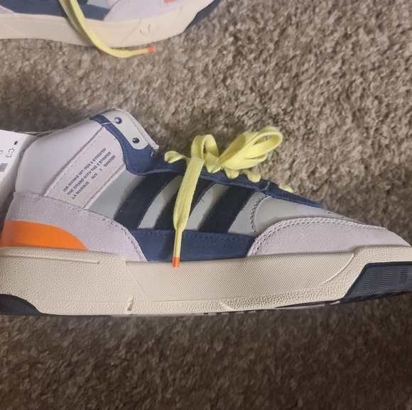 Adidas H00173 Shoes 5.5  or women's 6.5 - Picture 5 of 9